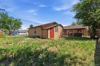 1297 Worchester St, Aurora, CO 80011