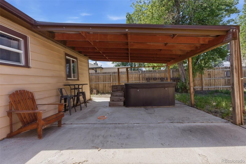 1297 Worchester St, Aurora, CO 80011