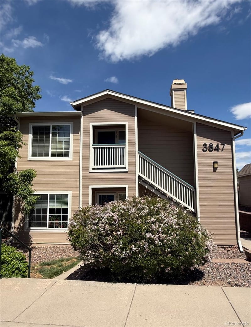 3847 E Mossy Rock Dr #201, Highlands Ranch, CO 80126