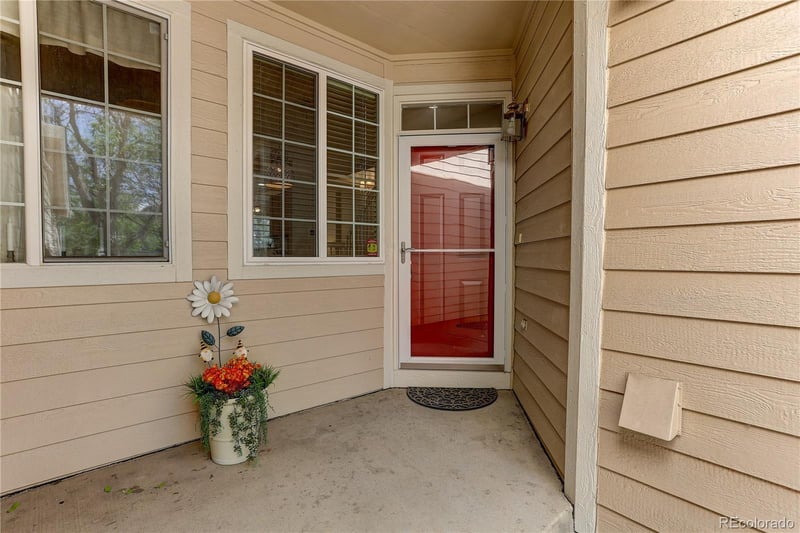 9122 Phillips Dr, Littleton, CO 80128