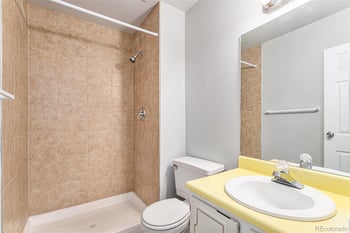 6800 E Tennessee Ave #411, Denver, CO 80224