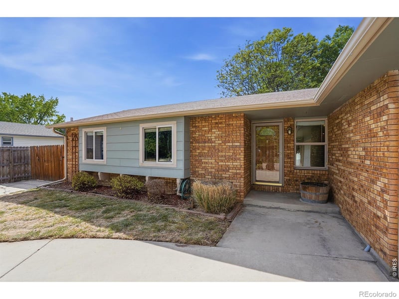 1689 Geneva Cir, Longmont, CO 80503