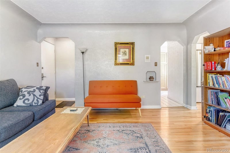1130 Pennsylvania St #202, Denver, CO 80203