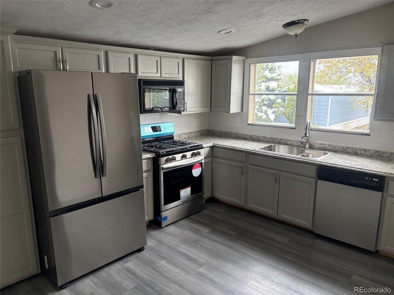 2551 92 Ave, Federal Heights, CO 80260