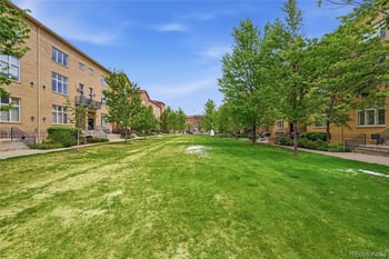 220 Roslyn St #706, Denver, CO 80230