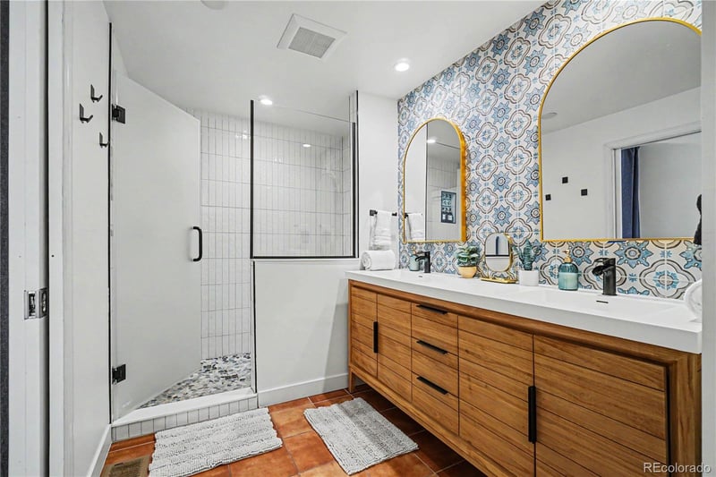 2216 Clermont St, Denver, CO 80222