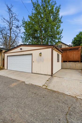 915 Downing St, Denver, CO 80209