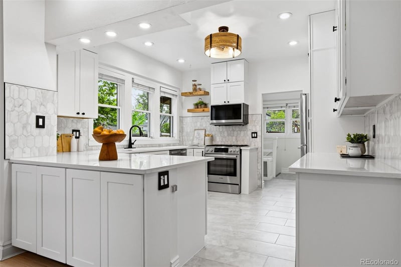 915 Downing St, Denver, CO 80209