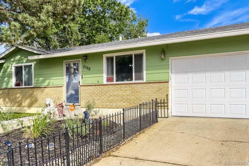 5388 Billings St, Denver, CO 80239