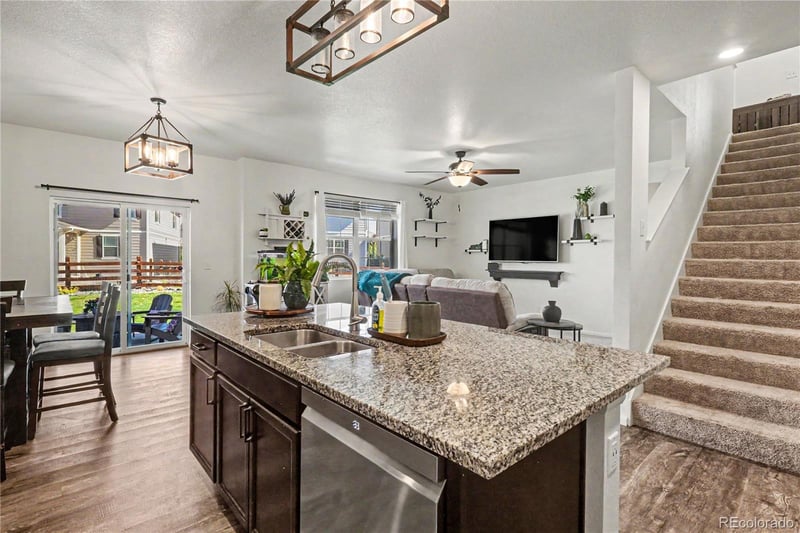 4452 Ukraine Ct, Aurora, CO 80015