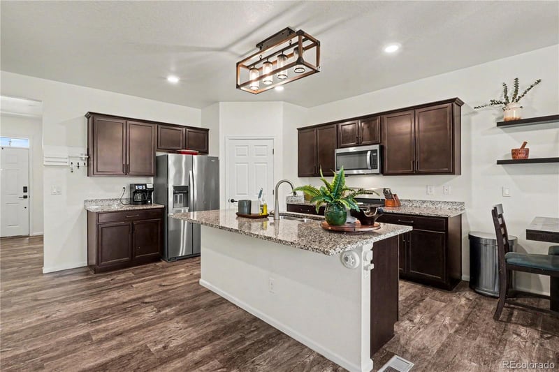 4452 Ukraine Ct, Aurora, CO 80015