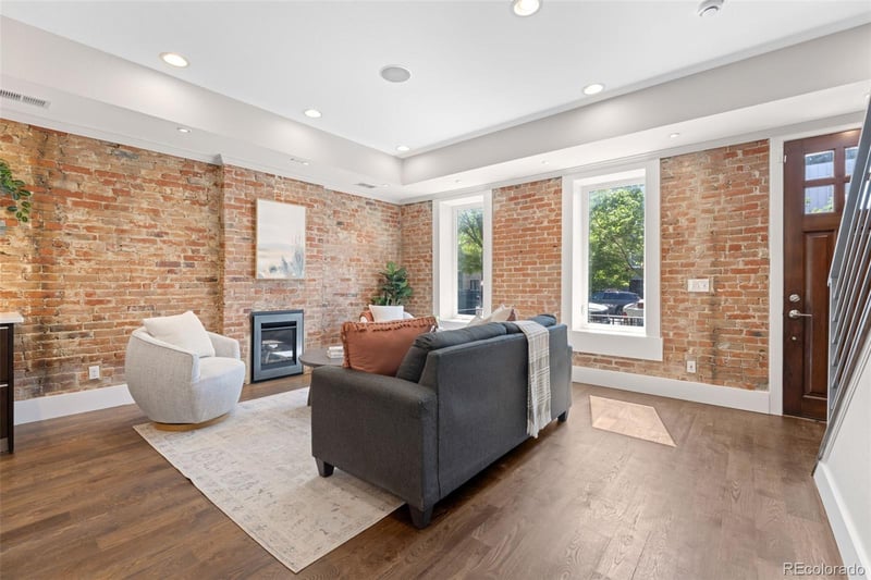 2521 Lawrence St, Denver, CO 80205
