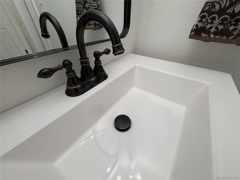 2280 Jasper Way #B, Aurora, CO 80013