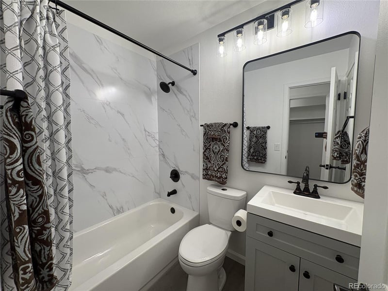 2280 Jasper Way #B, Aurora, CO 80013