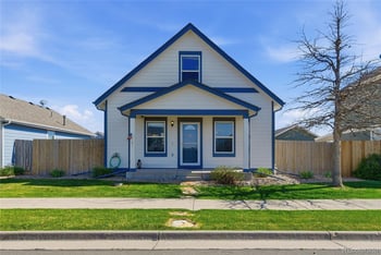 55470 27th Pl, Strasburg, CO 80136