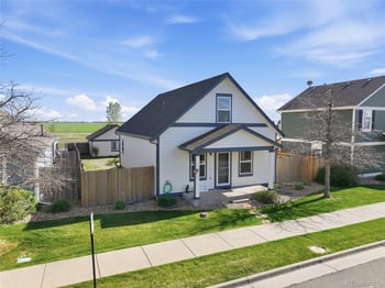 55470 27th Pl, Strasburg, CO 80136