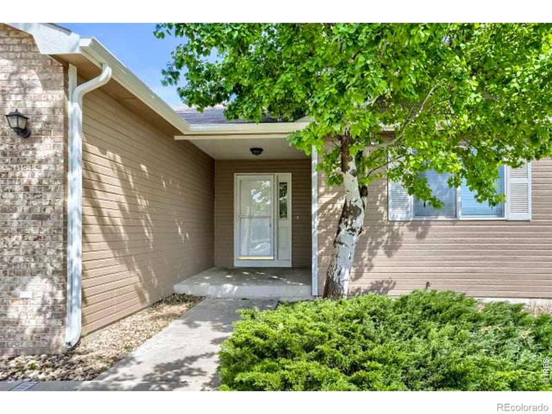 3932 Falcon Ln, Evans, CO 80620