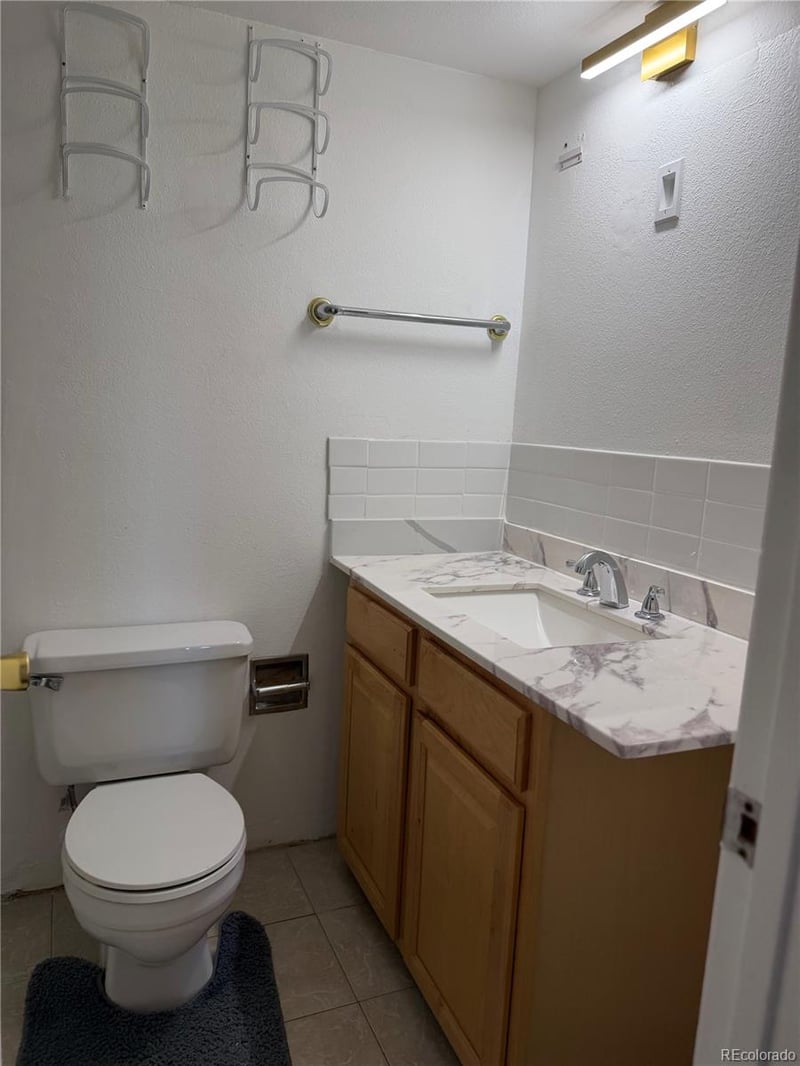 17050 Ford Dr #103, Aurora, CO 80017