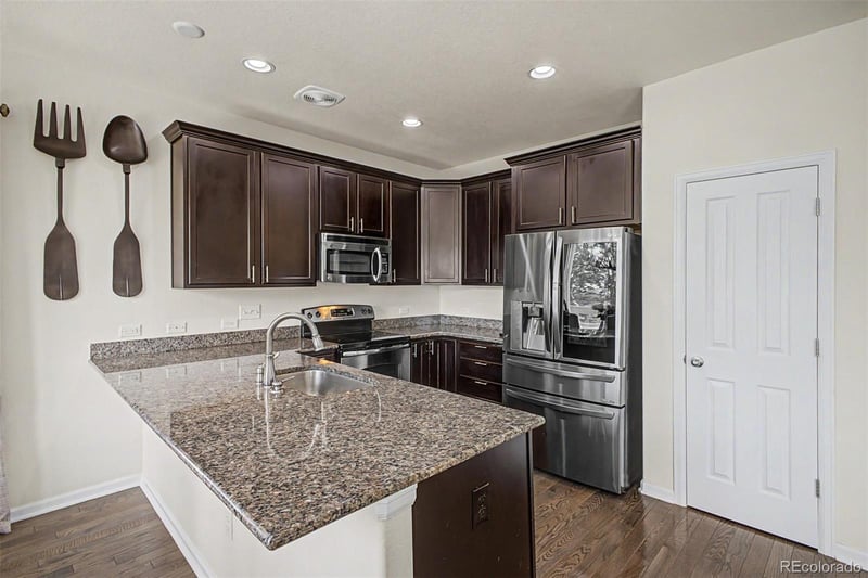 6383 Ensenada Ct, Aurora, CO 80019