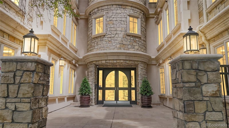 150 S Madison St #207, Denver, CO 80209