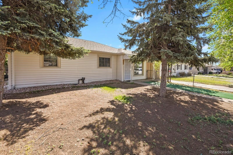 940 Vaughn St, Aurora, CO 80011