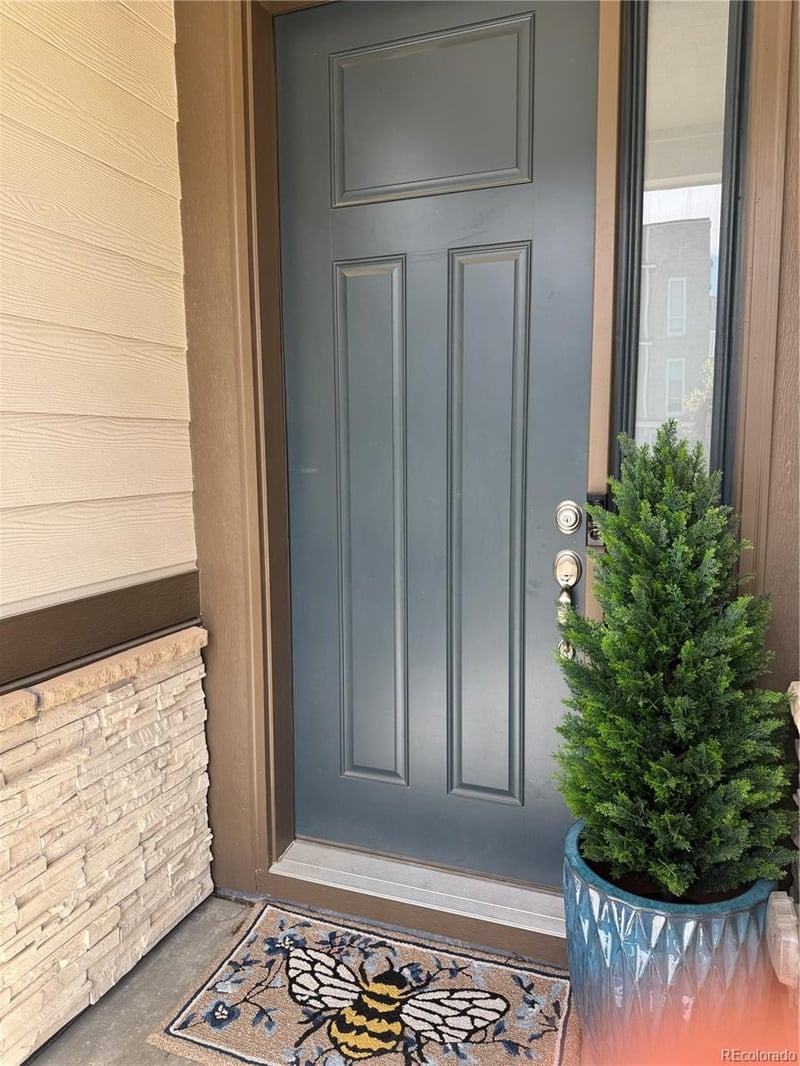 5234 Queen Ct, Arvada, CO 80002