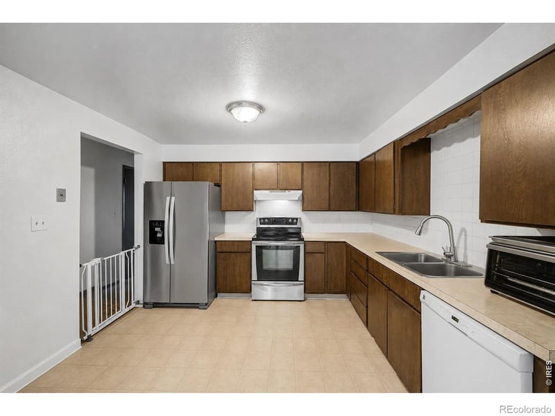 938 Kelly Pl, Longmont, CO 80501