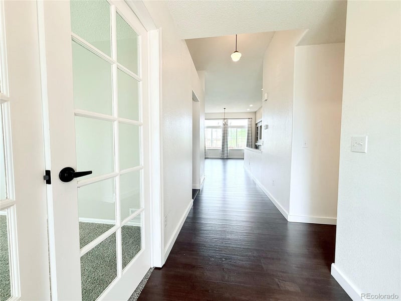 5910 Valdai Way, Aurora, CO 80015