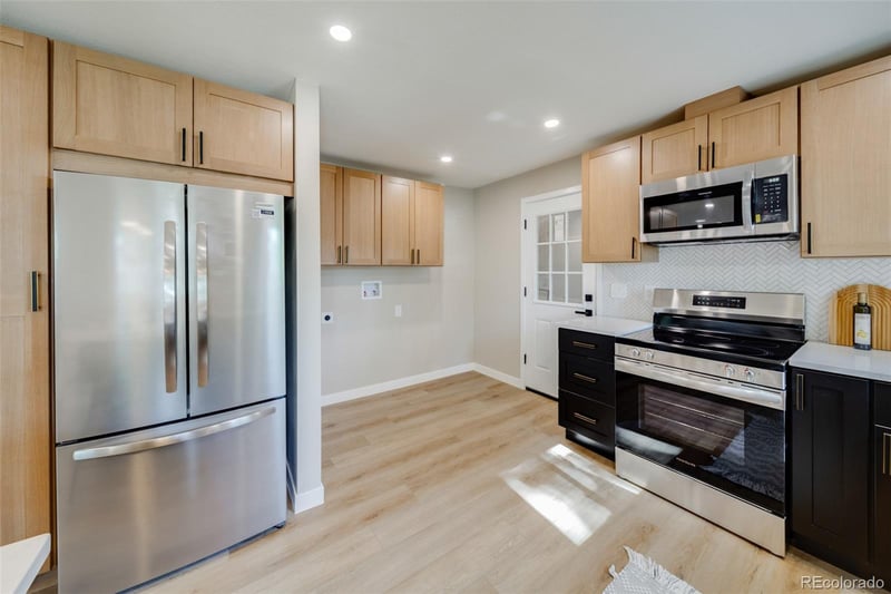 1741 Kingston St, Aurora, CO 80010
