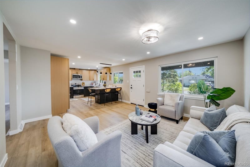 1741 Kingston St, Aurora, CO 80010