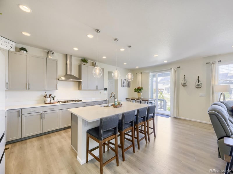 27447 Costilla Dr, Aurora, CO 80016