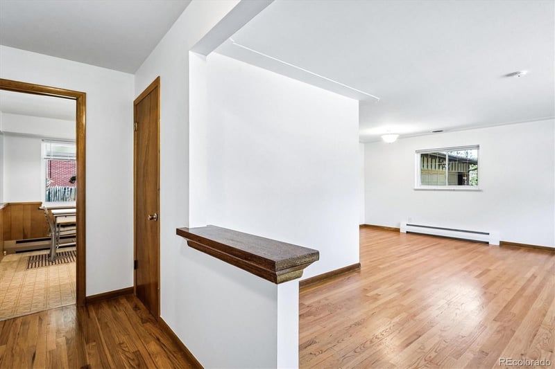 385 Oakland St, Aurora, CO 80010