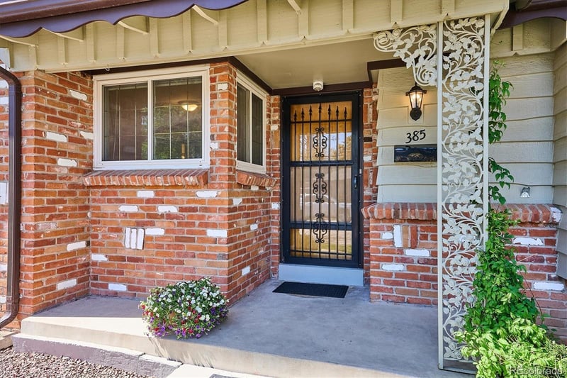385 Oakland St, Aurora, CO 80010