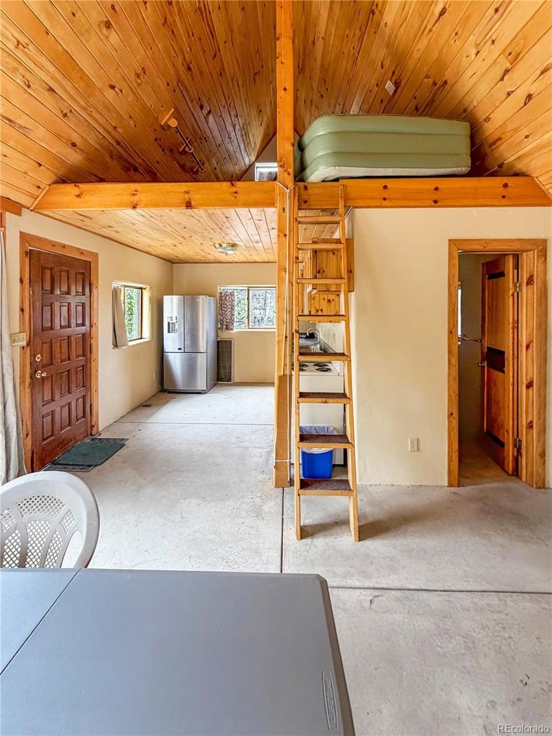 33 Big Bear Rd, Mosca, CO 81146