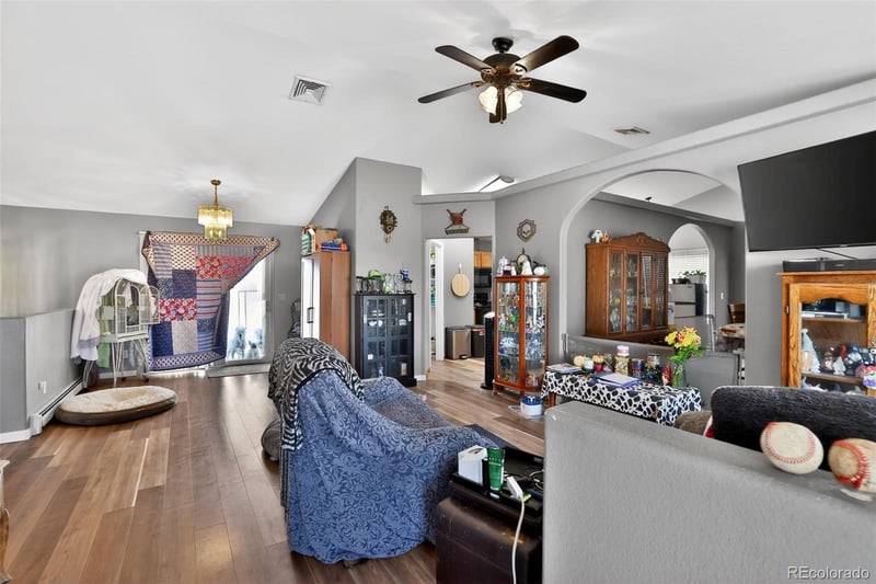 971 Los Charros Dr, Pueblo, CO 81007
