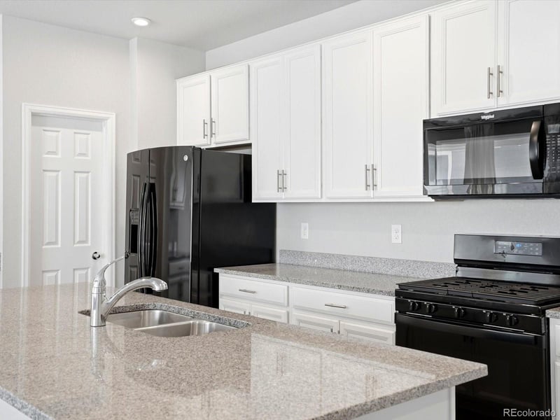 8260 Trails Edge Ct, Centennial, CO 80112