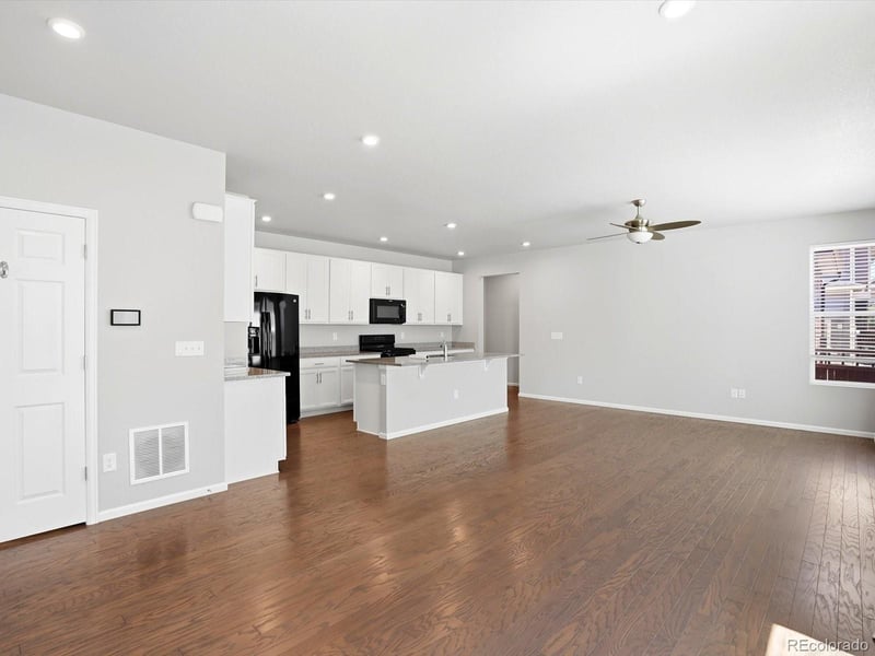 8260 Trails Edge Ct, Centennial, CO 80112
