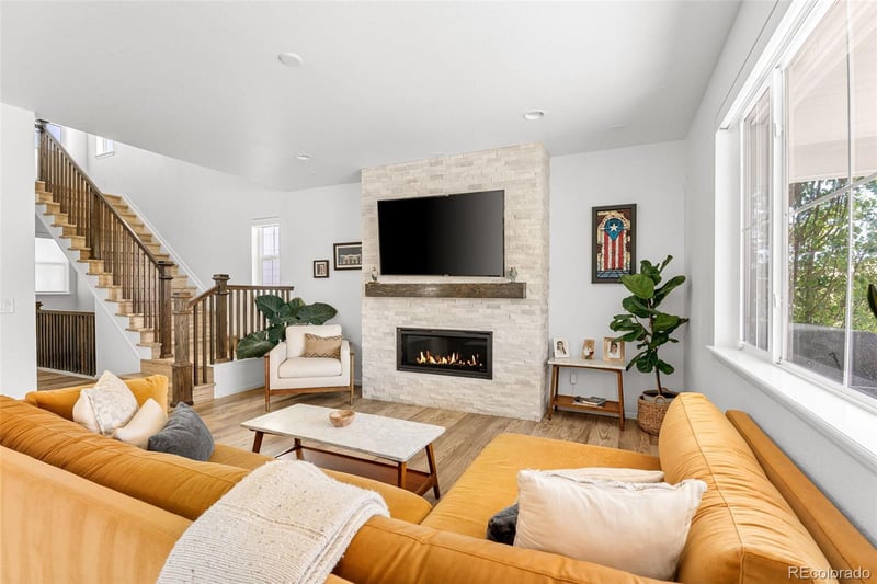 7281 Vandriver Way, Aurora, CO 80016