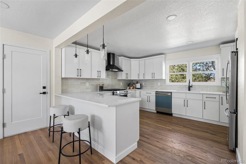 1375 Hinsdale Dr, Littleton, CO 80120