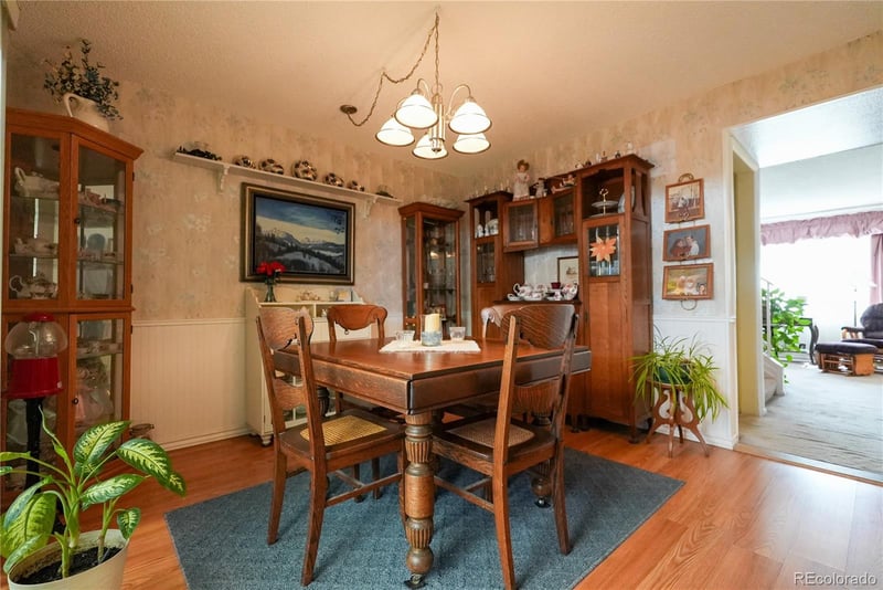 9155 Oxford Dr, Denver, CO 80237