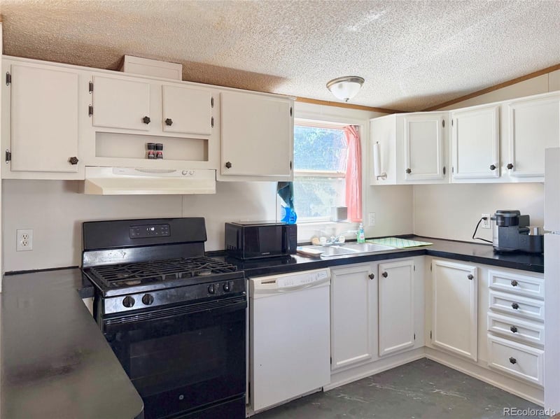 3060 Bridge St, Brighton, CO 80601