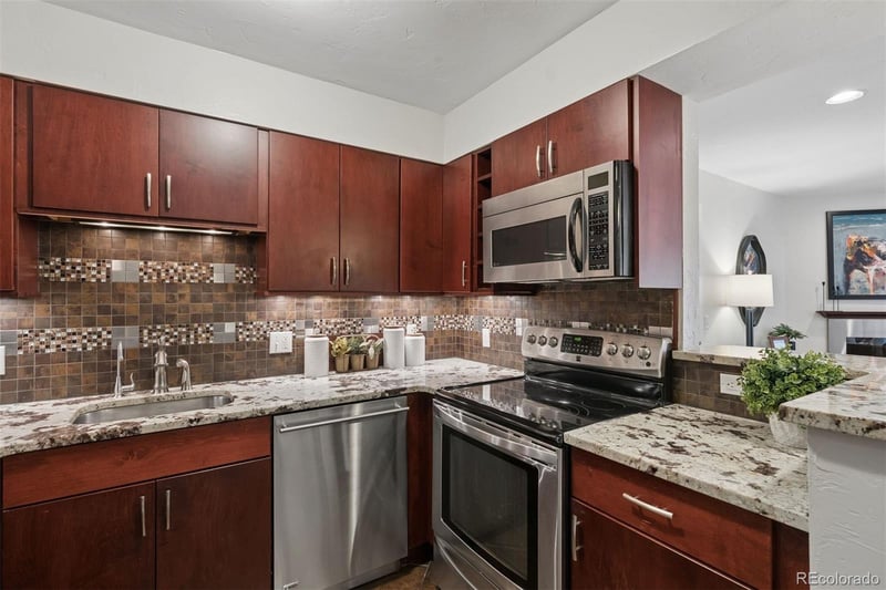 209 Wright St #103, Lakewood, CO 80228