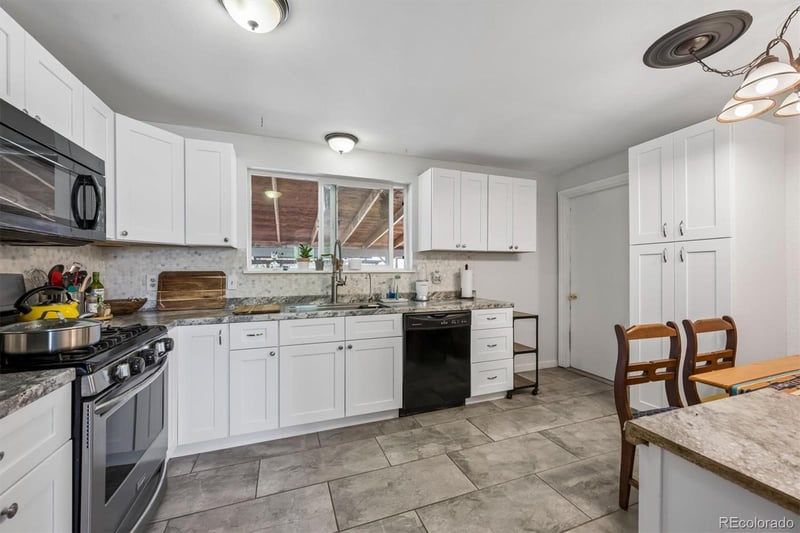 9449 Inca Ct, Thornton, CO 80260