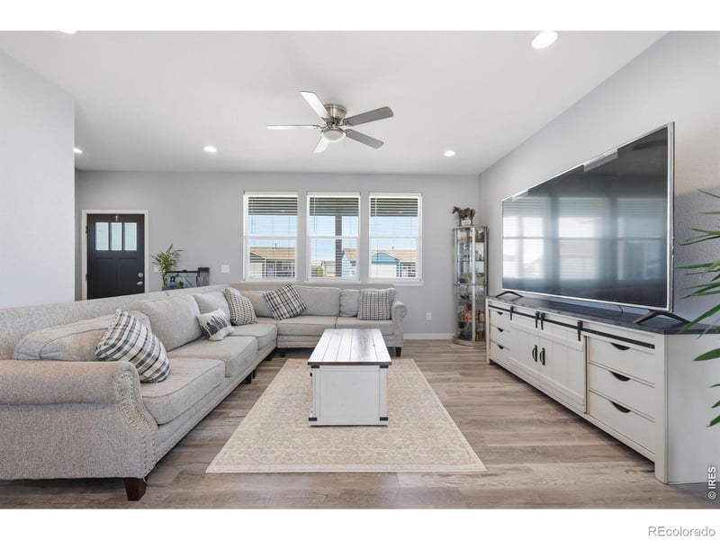 484 3rd Ave, Deer Trail, CO 80105