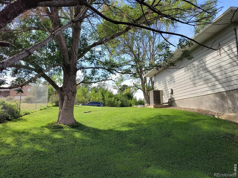 1230 Lincoln St, Wray, CO 80758