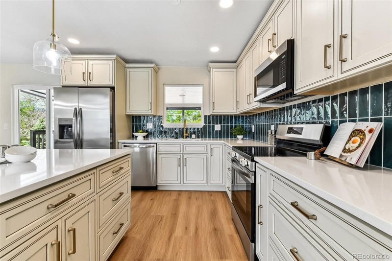 8903 Balsam St, Littleton, CO 80128