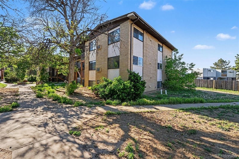 875 Quebec St #24, Denver, CO 80247
