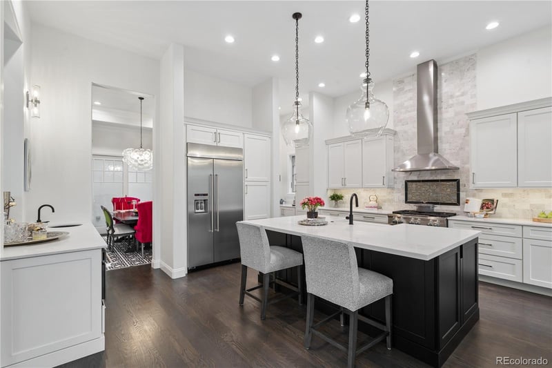 12 Sommerset Cir, Greenwood Village, CO 80111