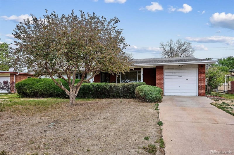 722 S Holly St, Denver, CO 80246
