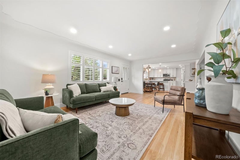 6769 S Foresthill St, Littleton, CO 80120